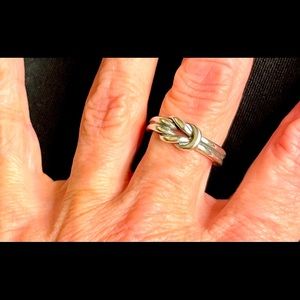 James Avery Lovers Knot Sterling Silver Ring size 8.5